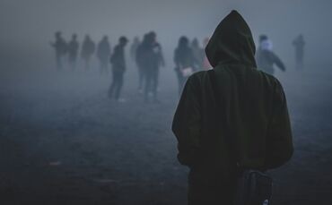 gruppe jung jugendliche symbolfoto symbol